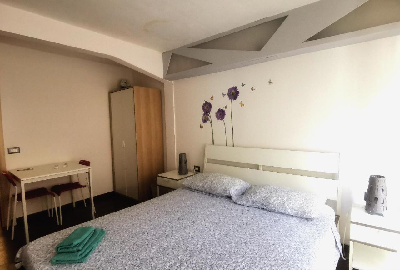 Hotel Gday à Palerme Extérieur photo